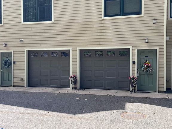 5th image of 219 N Lakeshore Blvd #5