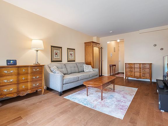 2nd image of 120 E 90th St APT 2A