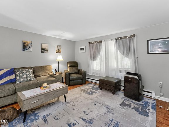 3rd image of 106 Dunsbach Road