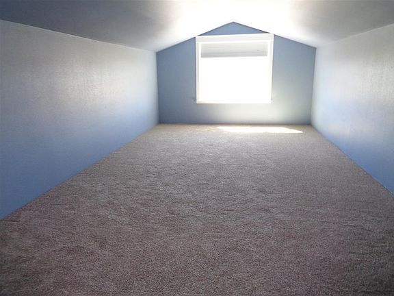 4th image of 1523 Carlson Dr