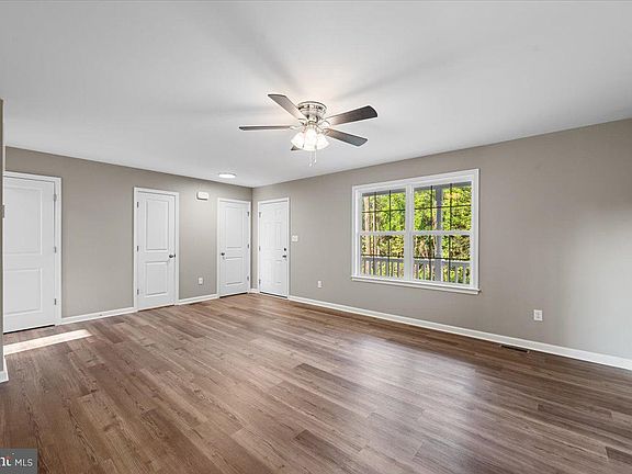 3rd image of 407 Crim Dr
