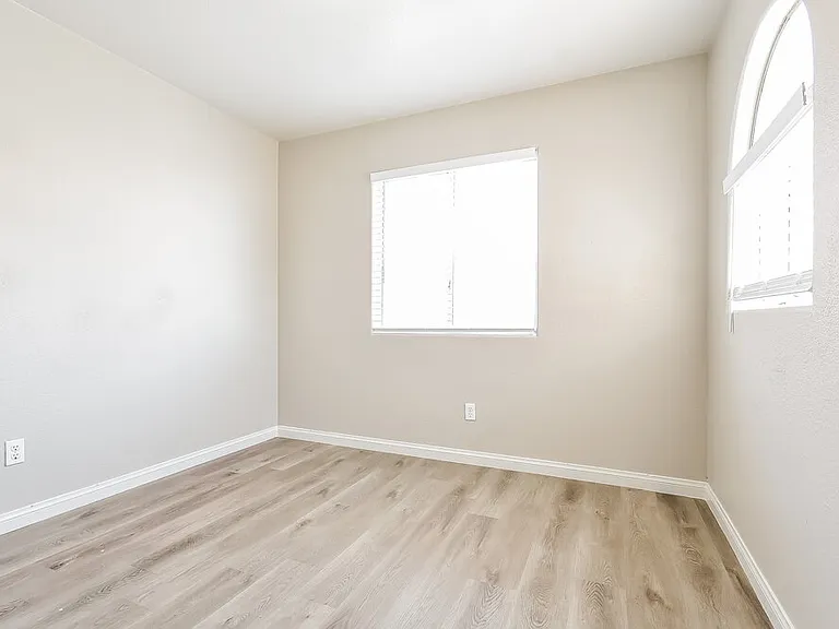 9156 Indian Breeze Dr — Photo 12