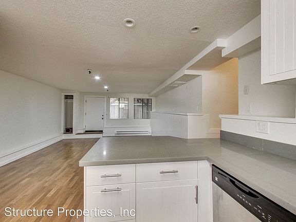 5th image of 193 Henry St #B
