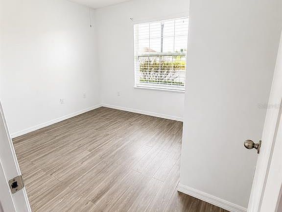 5th image of 433 Sardinia Cir