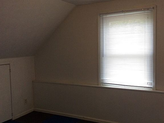 4th image of 421 Constable Dr