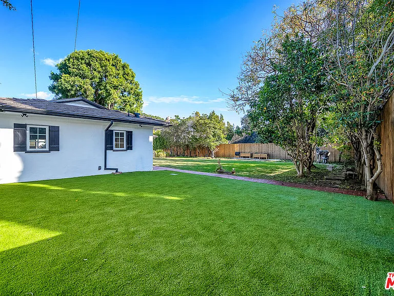 629 N Rexford Dr — Photo 25