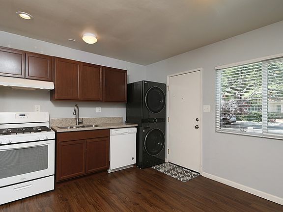 5th image of 238 Madeline Dr APT A