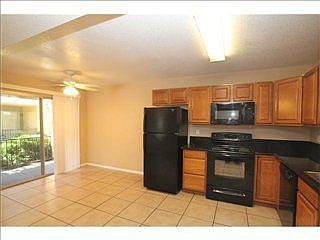 4th image of 1037 E Washington Ave Unit 3