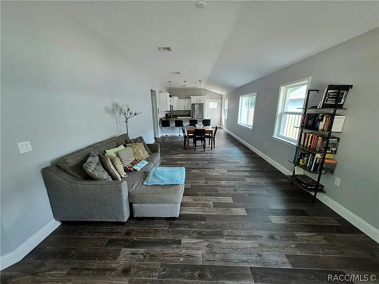 11751 Bostick St — Photo 2