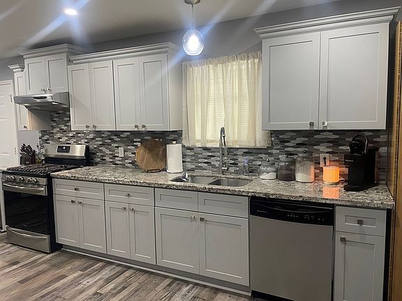4th image of 2290 Hope Ct