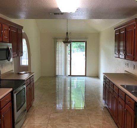 3rd image of 409 N 17th St