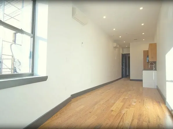 2621 Newkirk Avenue image 9 of 15