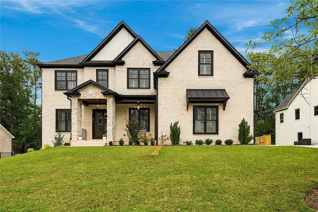 5 bed, 4.5 bath, 3800 sqft, $7,700 — Photo 1
