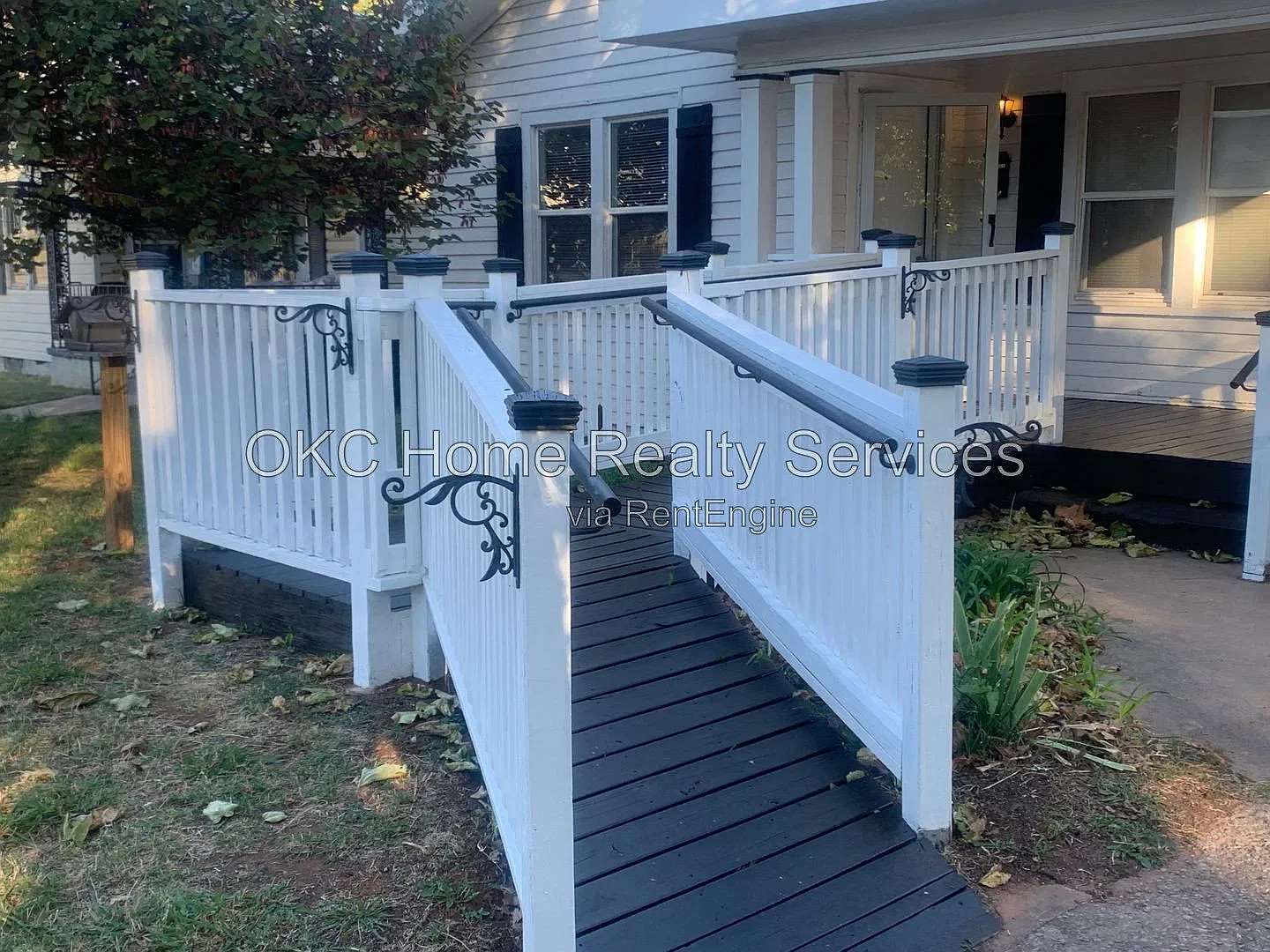 2 bed, 1.0 bath, 1047 sqft, $1,095 — Photo 2