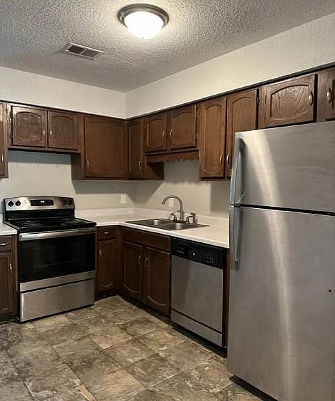 2116 Greenoaks Rd #1B — Photo 11