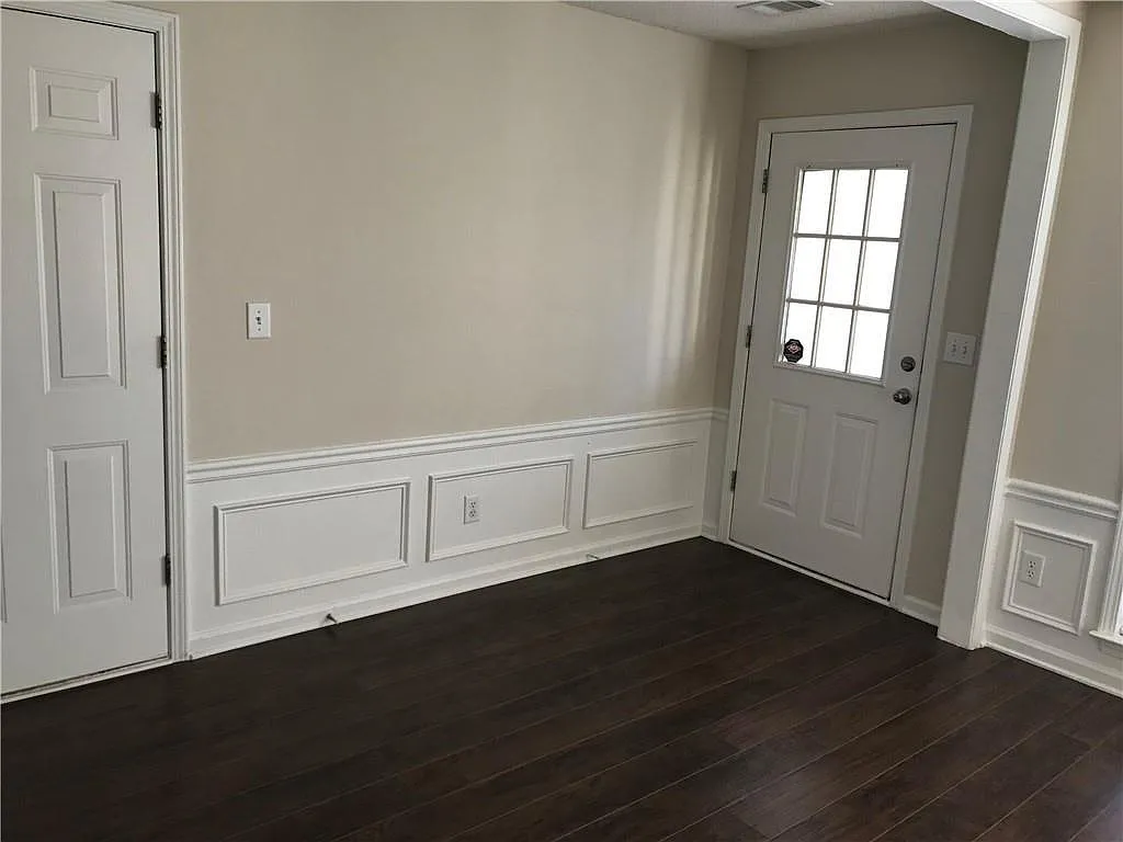 3 bed, 2.5 bath, 1708 sqft, $2,650 — Photo 3