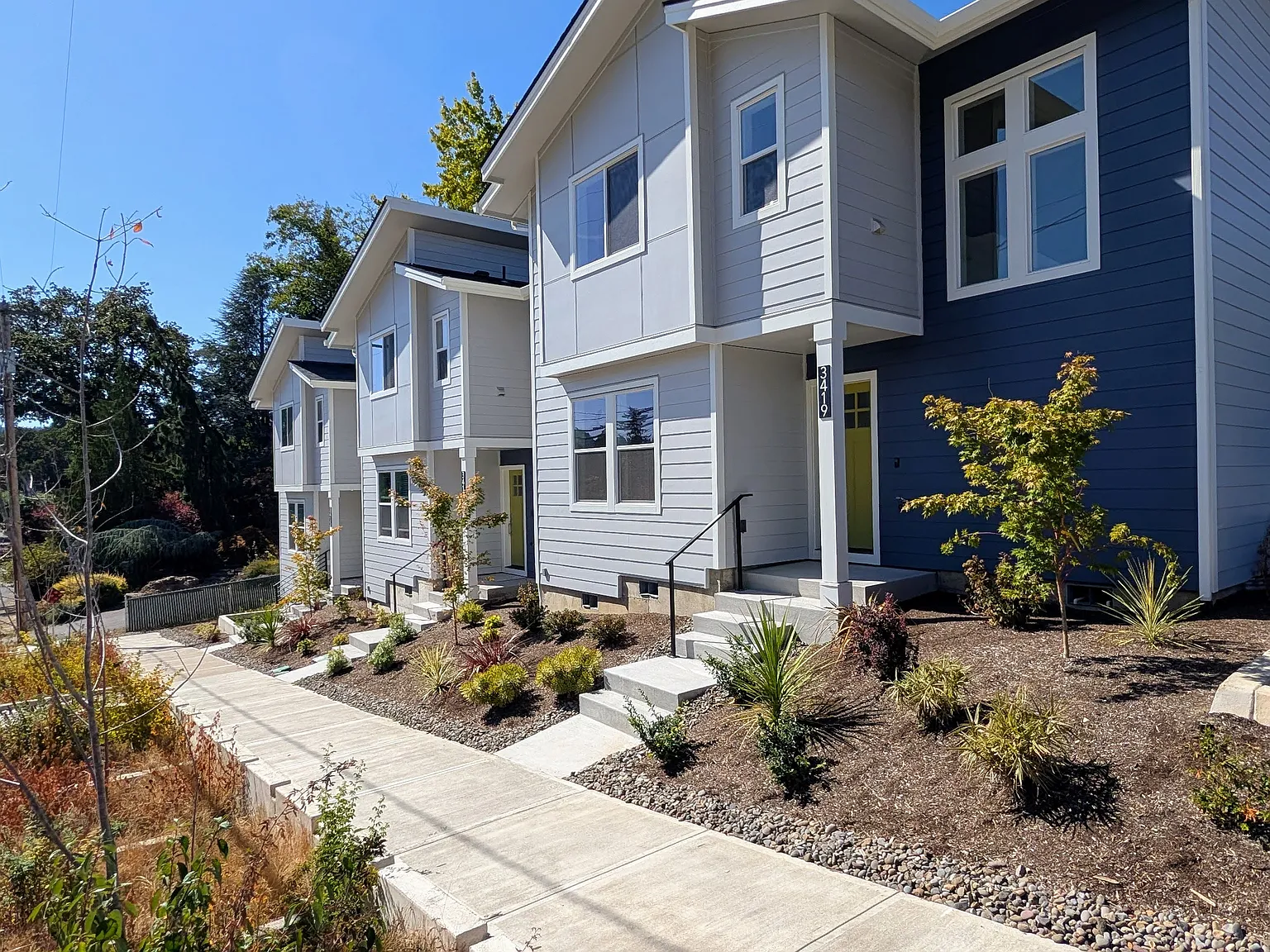 2 bed, 1.5 bath, 1094 sqft, $2,400 — Photo 3