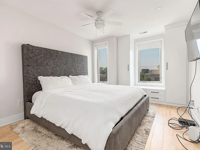 1733 Carpenter St #D — Photo 16