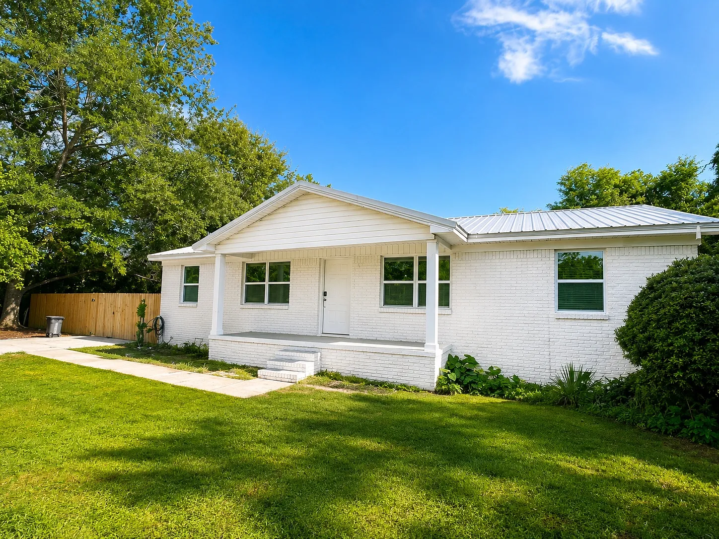 4 bed, 1400 sqft, $2,400 — Photo 3