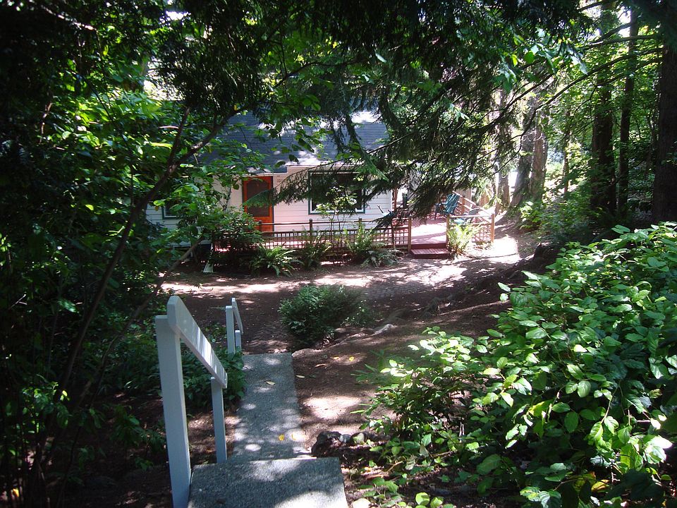 Enter a Secluded Hideaway