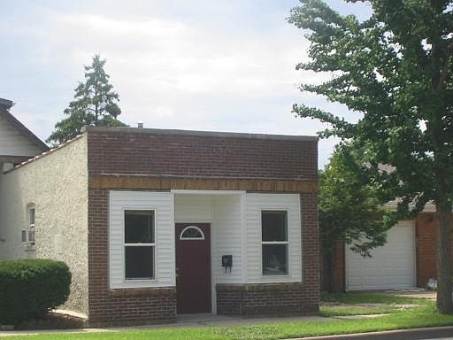 1st image of 210 E 47th St APT 2