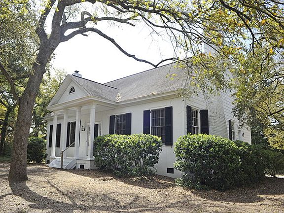 2nd image of 144 Governors Ln NW