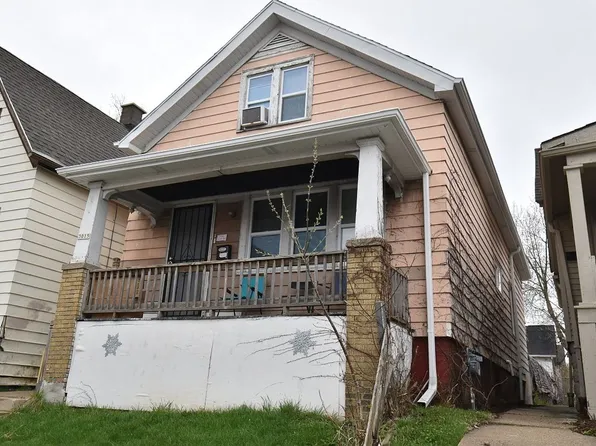 3015 N Holton St, Milwaukee, WI 53212