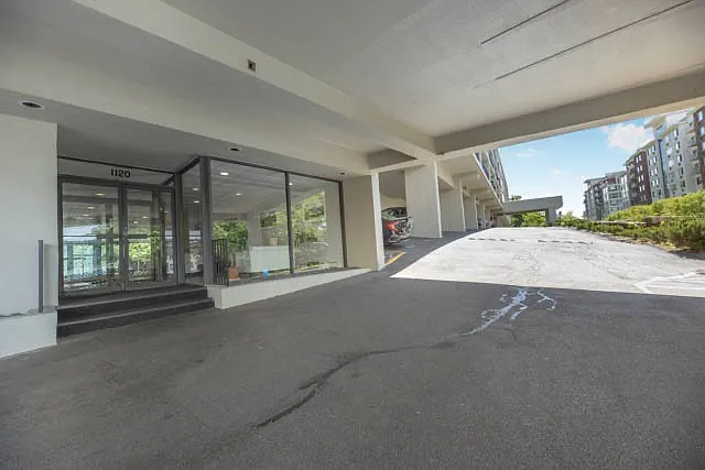 1120 Warburton Ave #1F — Photo 3