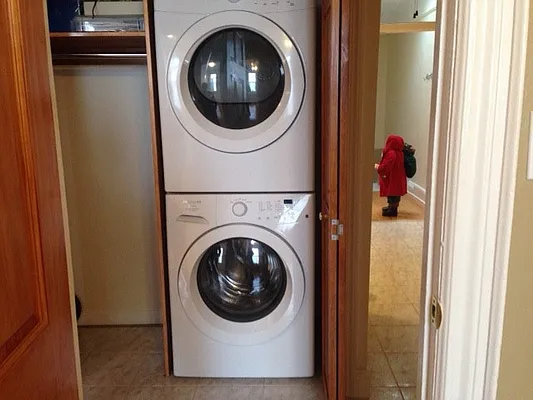 Rented by Alexiou Realty | media 1