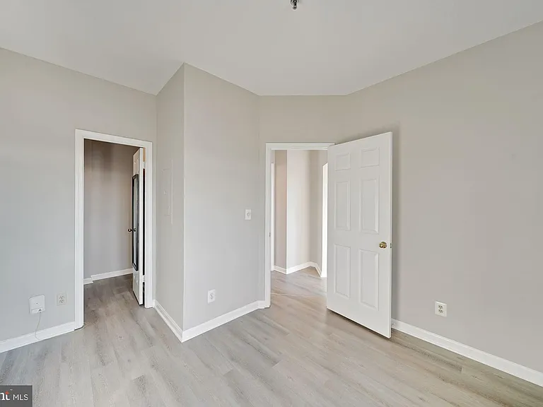 2400 Clarendon Blvd #Penthouse 12 — Photo 18