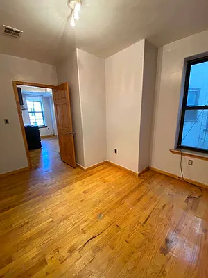 Rented by The Brokerage Group LLC | media 28