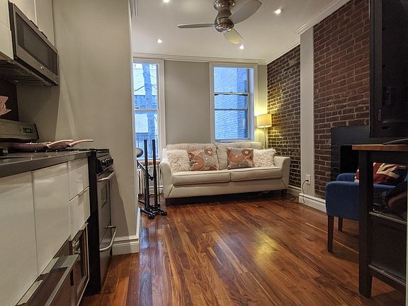 3rd image of 243 Elizabeth St #4