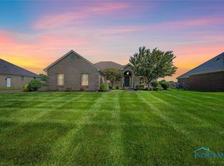 3439 Country Farms Rd, Oregon, OH 43616