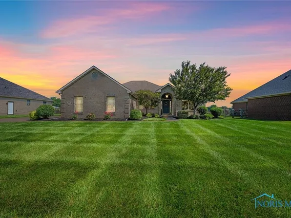 3439 Country Farms Rd, Oregon, OH 43616