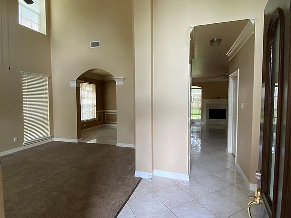 3rd image of 4163 Surreydon Dr