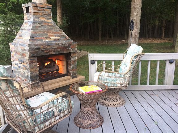 3rd image of 615 Dogwood Ln