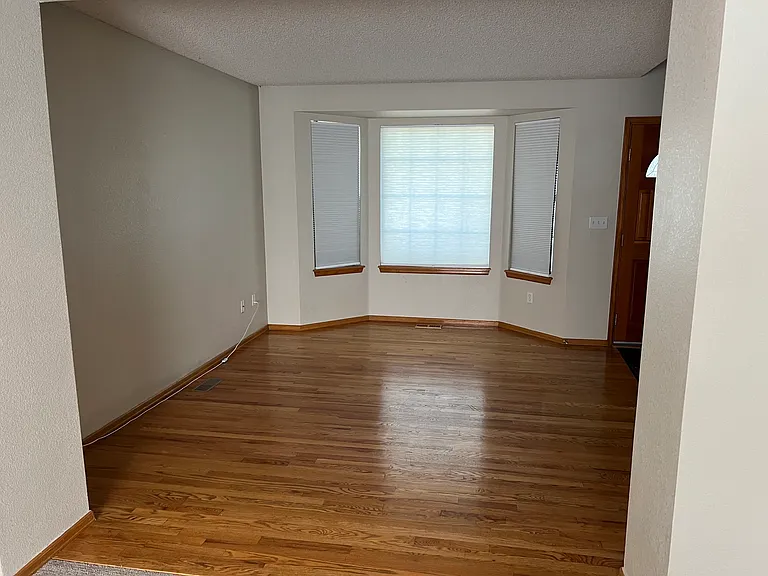 10525 Birch St — Photo 9
