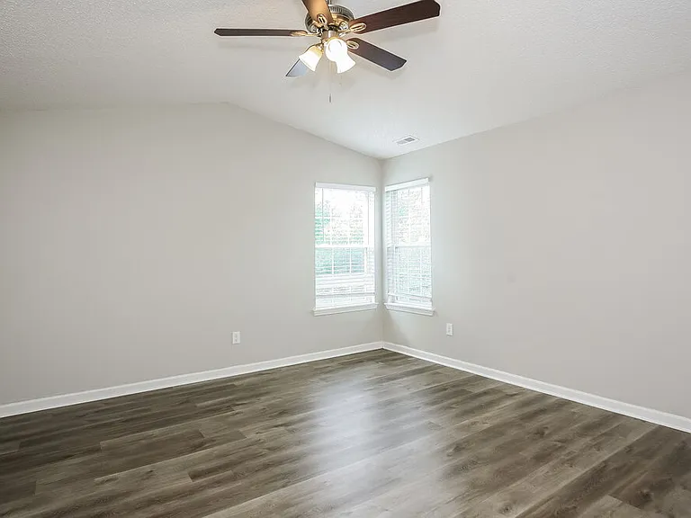 15341 Ten Point Dr — Photo 10