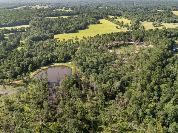 5681 An County Rd #153, Palestine, TX 75803