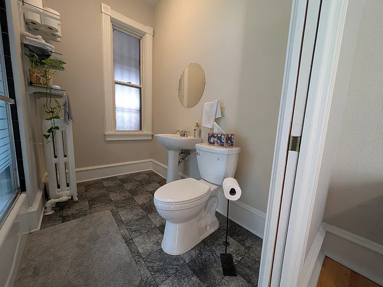 2502 Lyndale Ave S #B — Photo 22