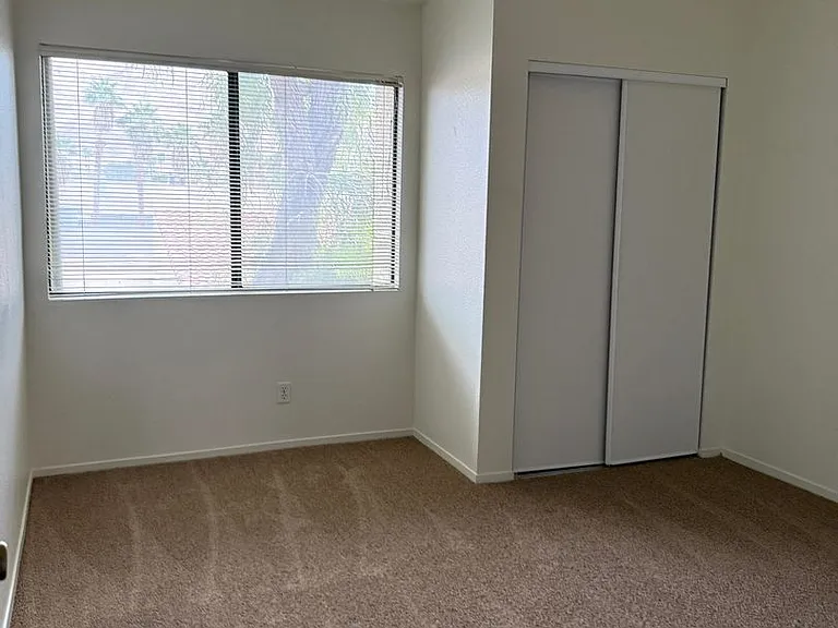 930 N Sloan Ln #203C — Photo 14