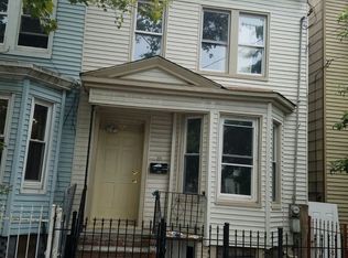 221 6th Ave W, Newark, NJ 07107