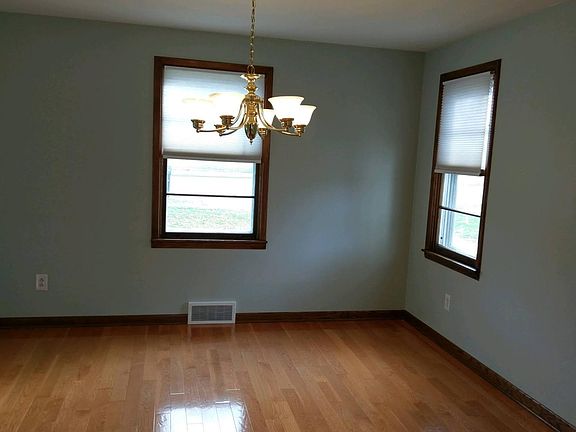4th image of 5940 Sheridan Dr