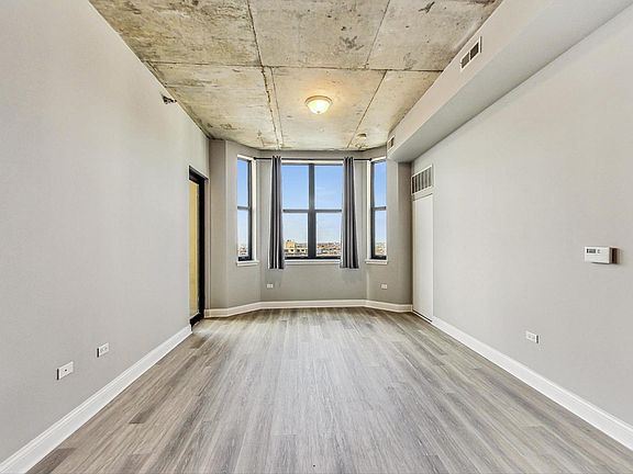 3rd image of 1464 S Michigan Ave APT 1707