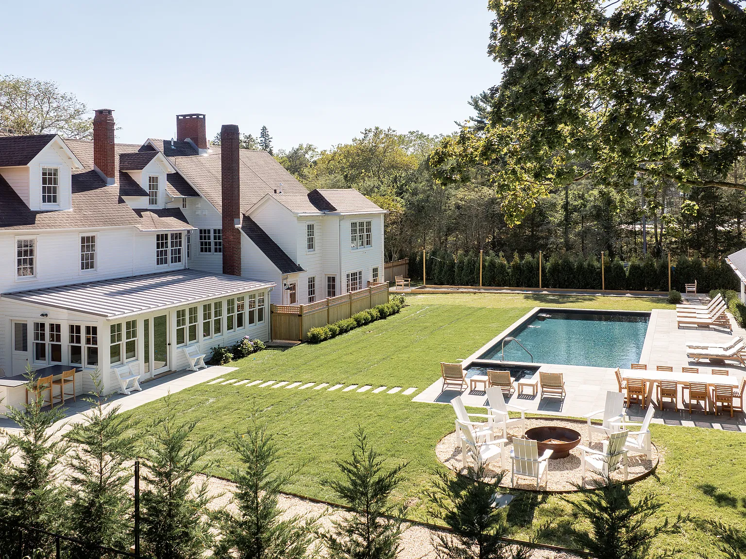 The White House North Fork a stunningly renovated 1800's estate — Photo 3