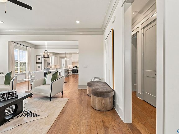 4th image of 350 Apple Orchard Ln