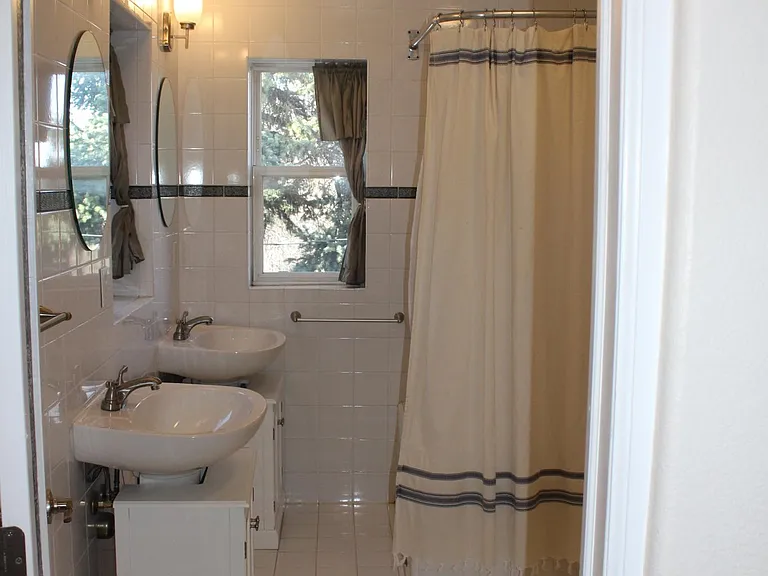 Ensuite master bathroom