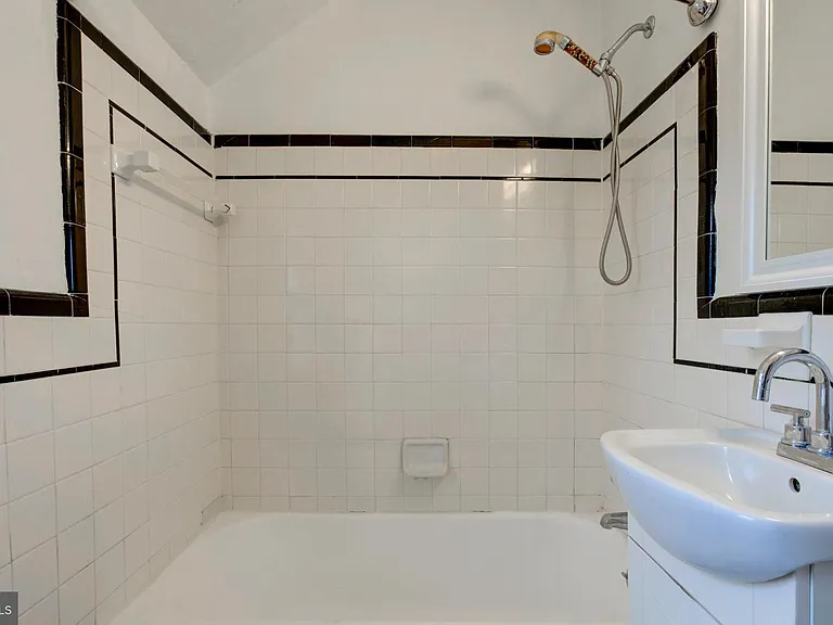 6916 New Hampshire Ave — Photo 31