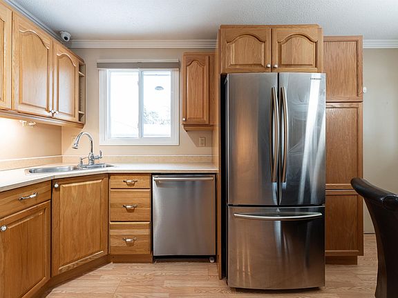 2nd image of 77 Heron Rd