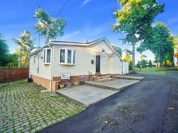 2nd image of 20 Ross Ln